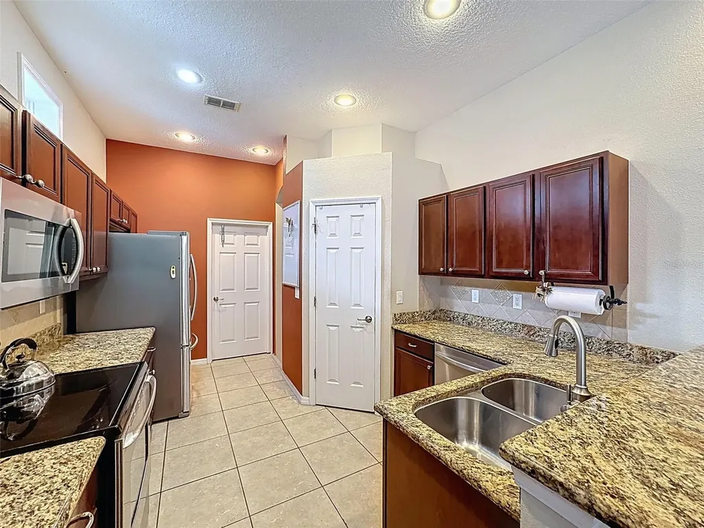 12200 Hunters Lake Drive New Port Richey FL 34654