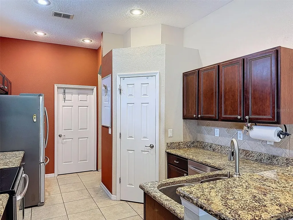 12200 Hunters Lake Drive New Port Richey FL 34654