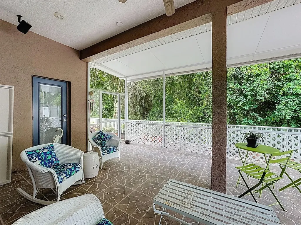 12200 Hunters Lake Drive New Port Richey FL 34654