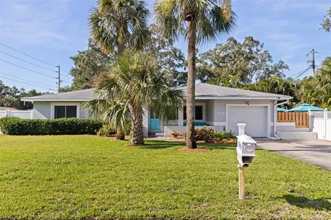 8200 31st Terrace N St Petersburg FL 33710