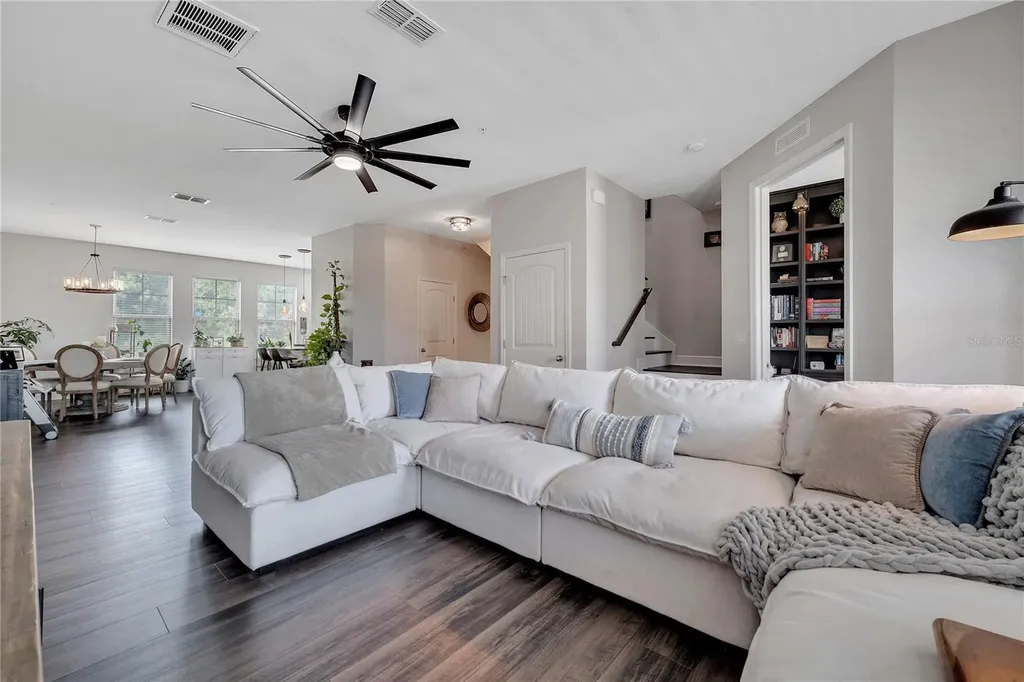 9997 Town Lake Drive Orlando FL 32832