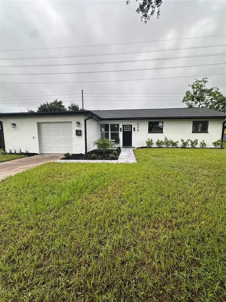 609 Brockway Avenue Orlando FL 32807