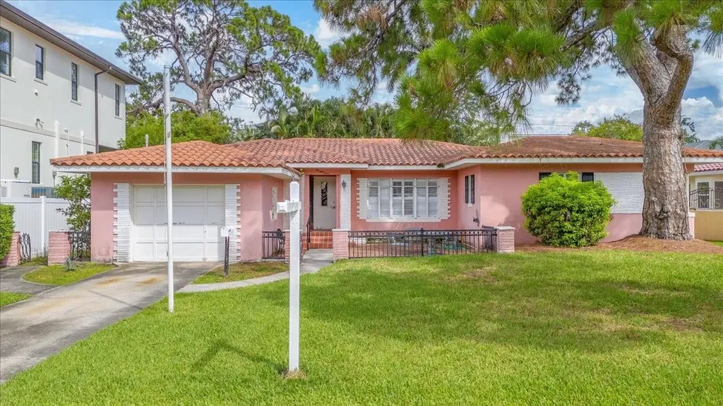 267 Snell Isle Boulevard NE St Petersburg FL 33704