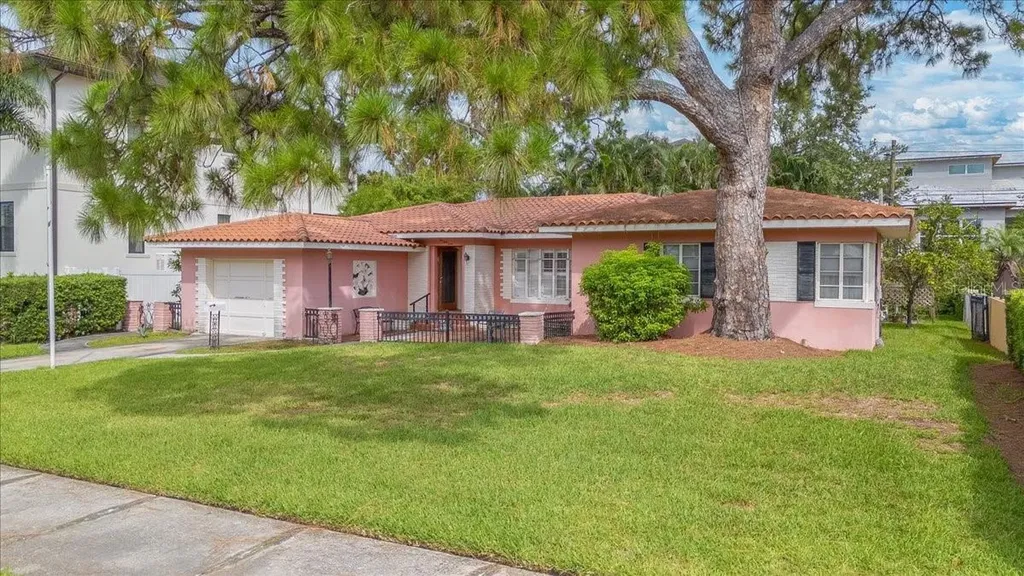 267 Snell Isle Boulevard NE St Petersburg FL 33704