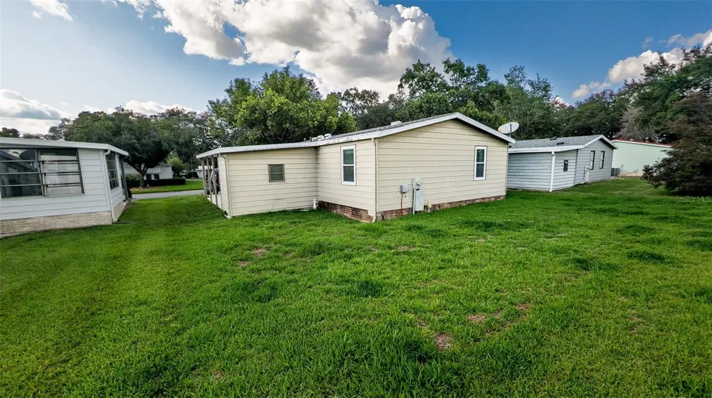 1725 Hilton Head Boulevard Lady Lake FL 32159