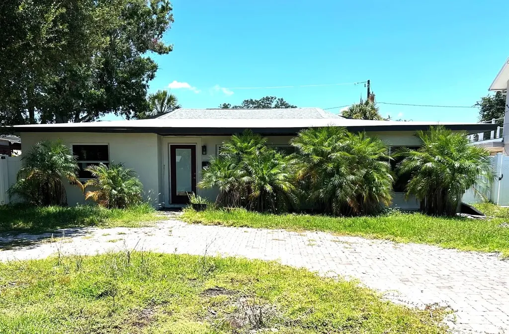 3811 Huntington Street NE St Petersburg FL 33703
