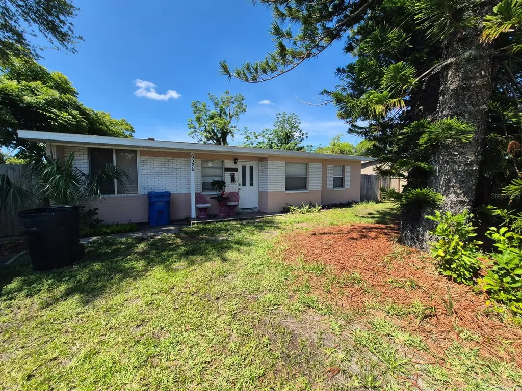 6326 38th Avenue N St Petersburg FL 33710