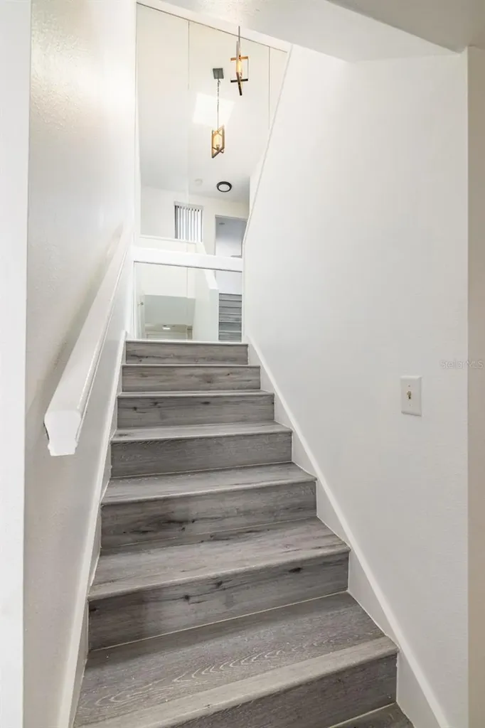 498 Lakeview Drive Palm Harbor FL 34683