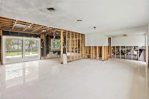 5285 Dover Street NE St Petersburg FL 33703
