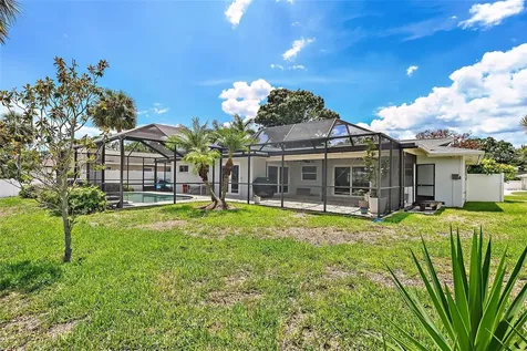5285 Dover Street NE St Petersburg FL 33703