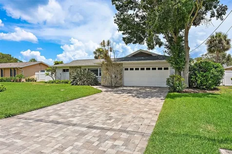 5285 Dover Street NE St Petersburg FL 33703