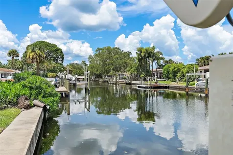 5285 Dover Street NE St Petersburg FL 33703