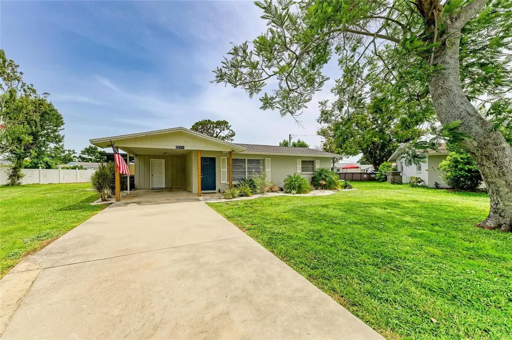 237 Saxon Circle Venice FL 34293