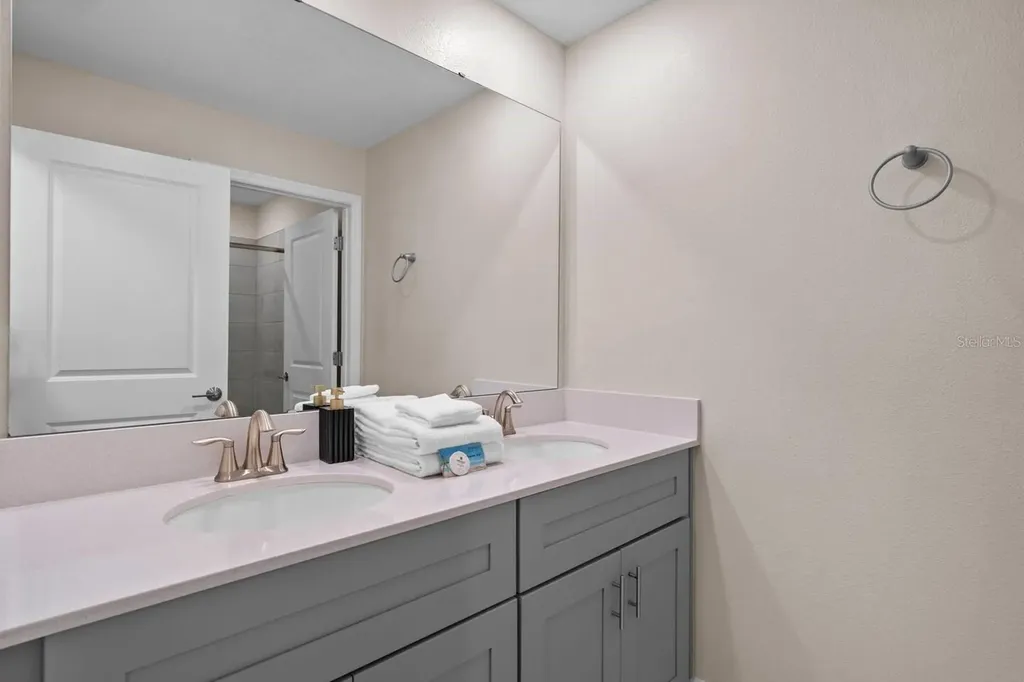 2460 Reading Trail Kissimmee FL 34746