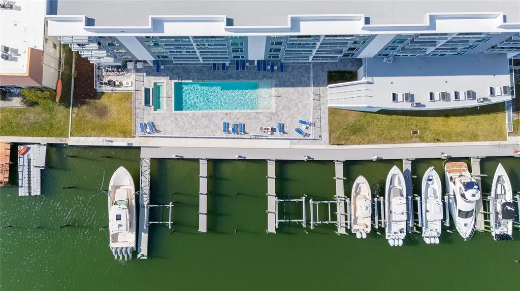 415 Island Way Clearwater Beach FL 33767