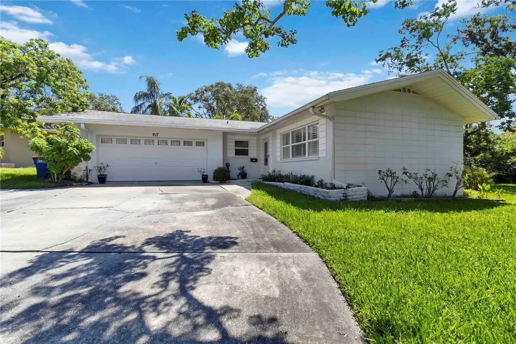 917 Pineview Avenue Clearwater FL 33756