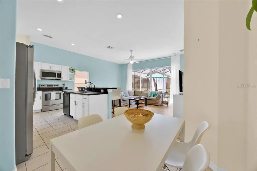 233 Cadiz Loop Davenport FL 33837