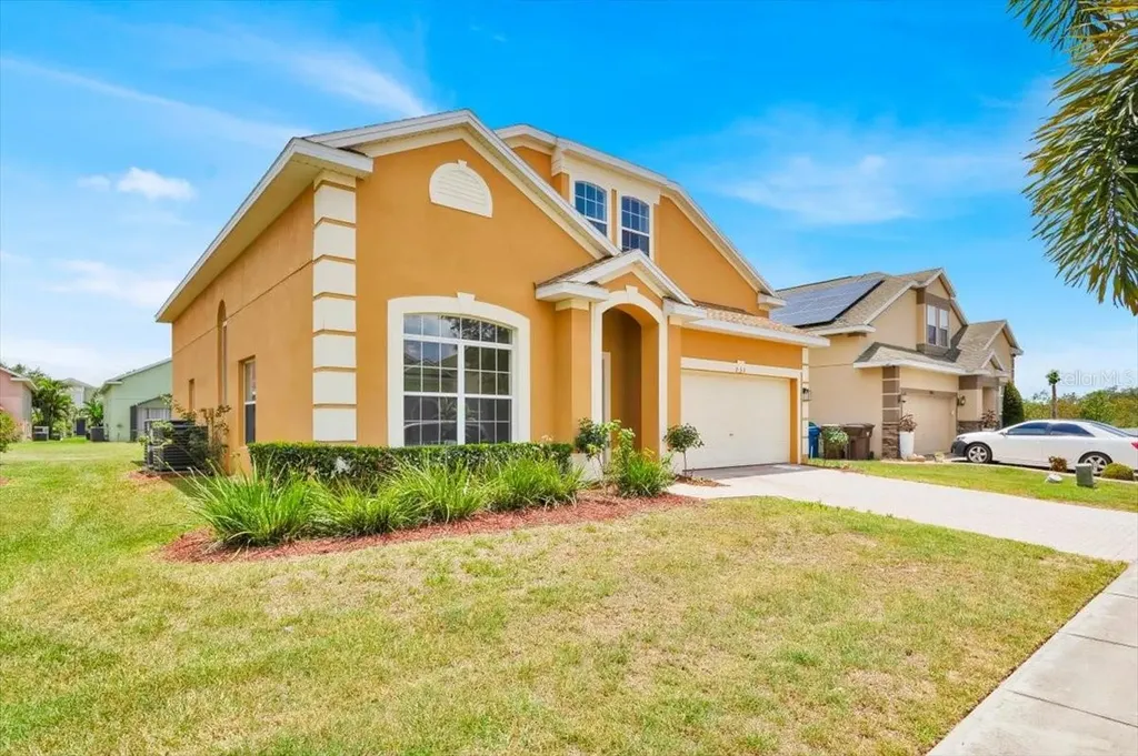 233 Cadiz Loop Davenport FL 33837