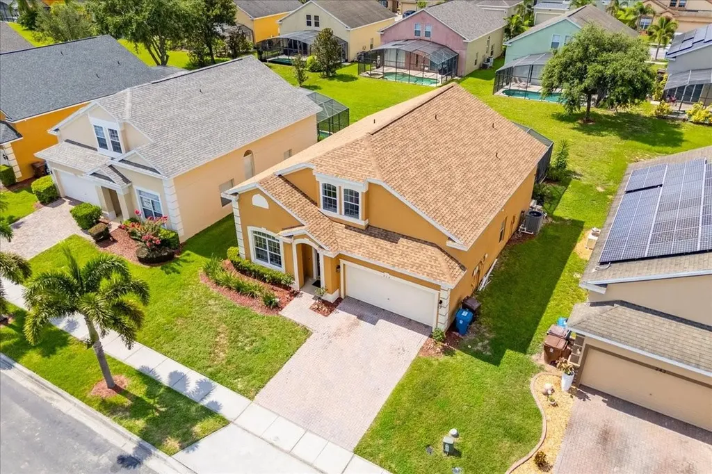 233 Cadiz Loop Davenport FL 33837