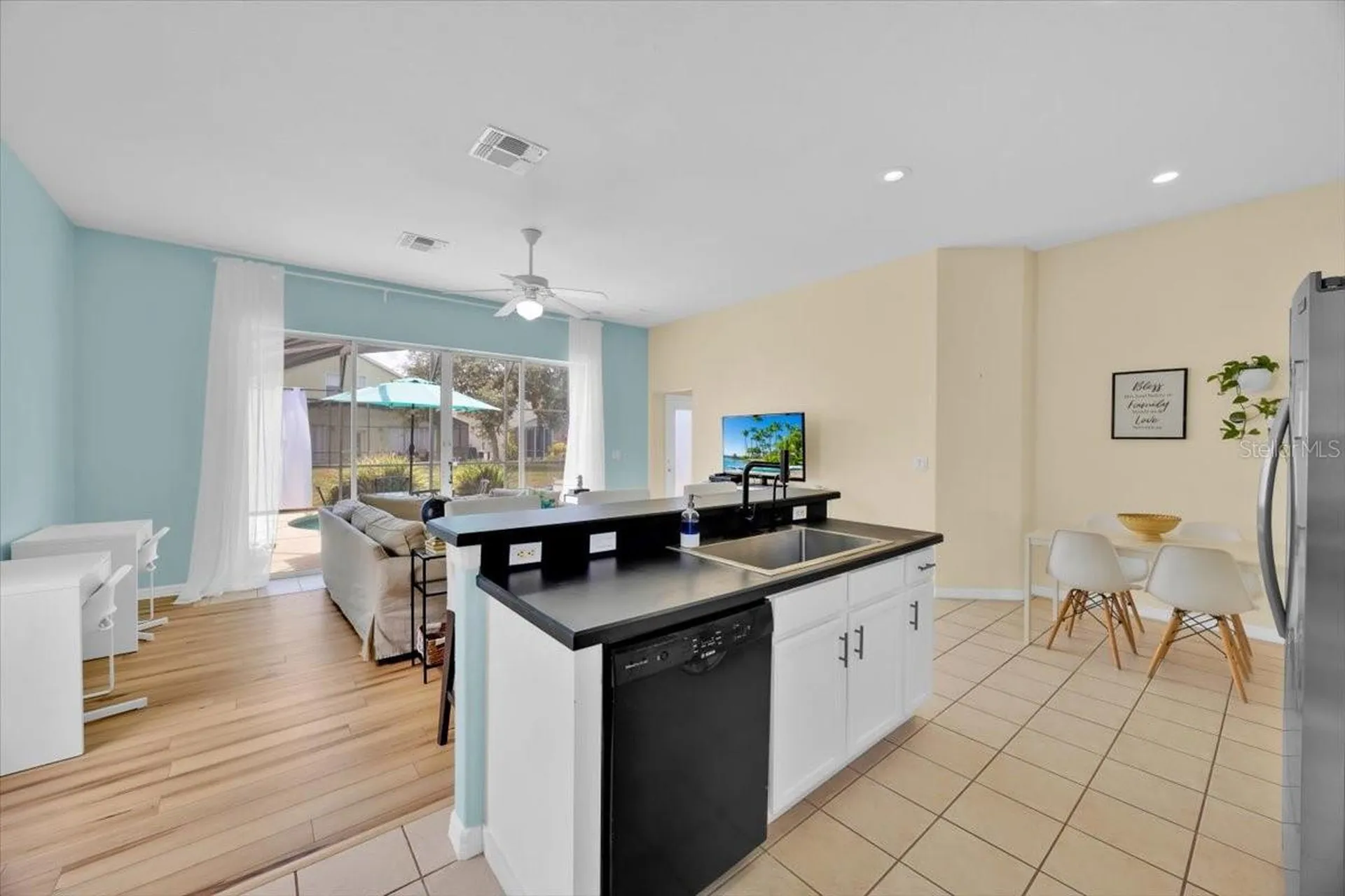 233 Cadiz Loop Davenport FL 33837