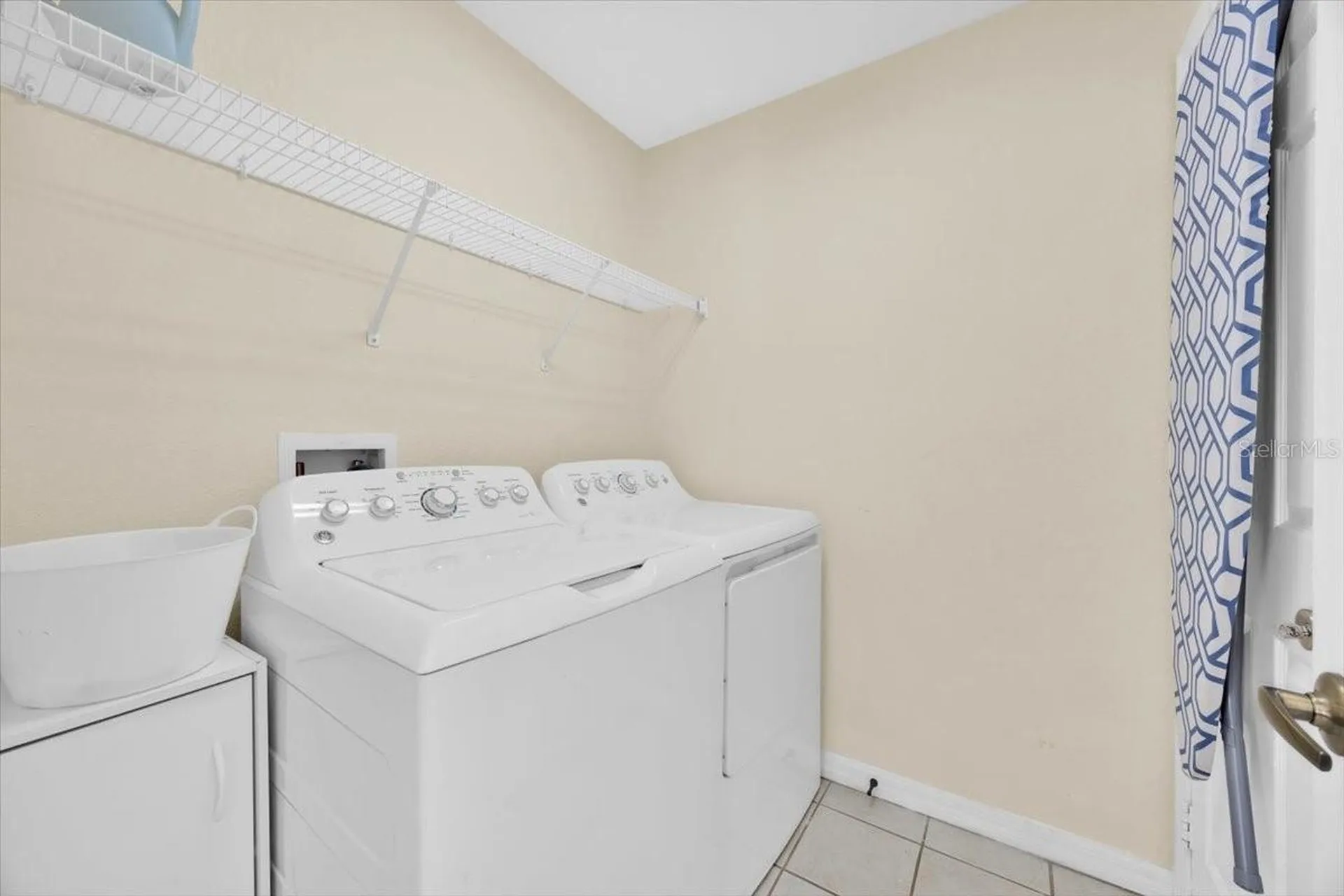 233 Cadiz Loop Davenport FL 33837