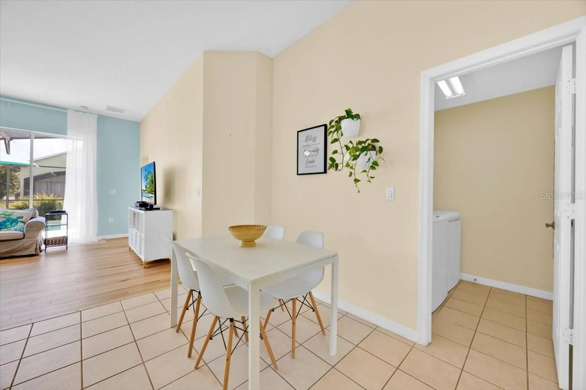 233 Cadiz Loop Davenport FL 33837