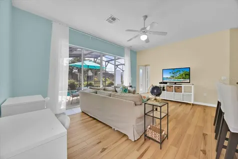 233 Cadiz Loop Davenport FL 33837