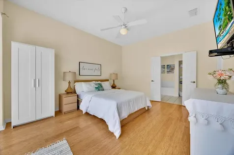 233 Cadiz Loop Davenport FL 33837