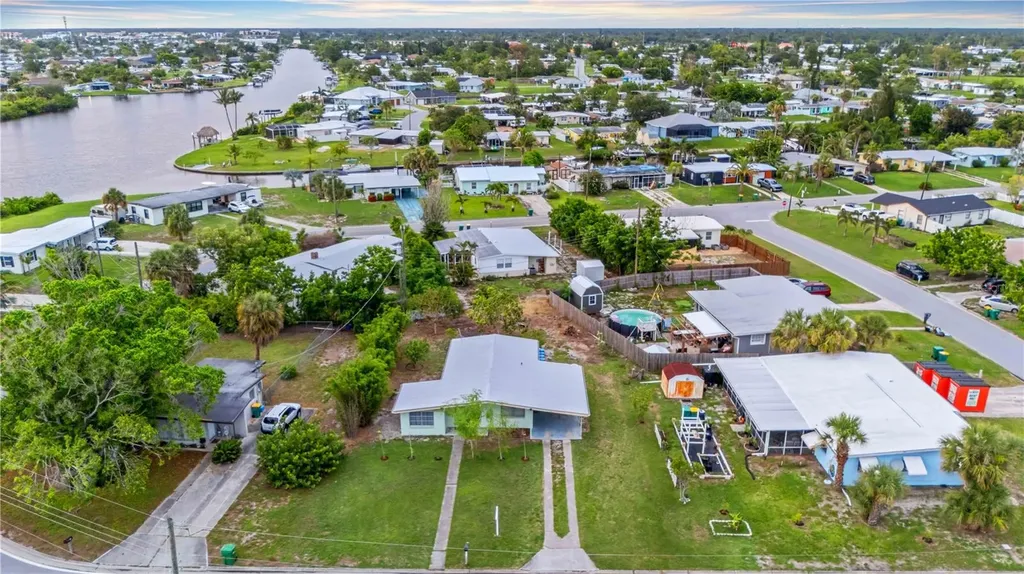 180 Palmetto Circle NE Port Charlotte FL 33952