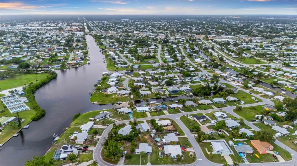 180 Palmetto Circle NE Port Charlotte FL 33952