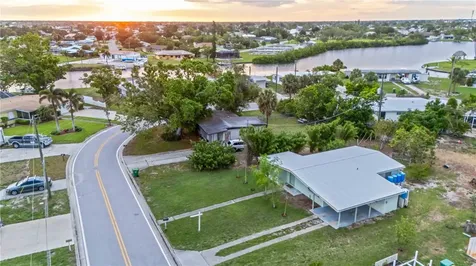 180 Palmetto Circle NE Port Charlotte FL 33952
