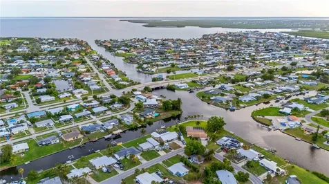 180 Palmetto Circle NE Port Charlotte FL 33952
