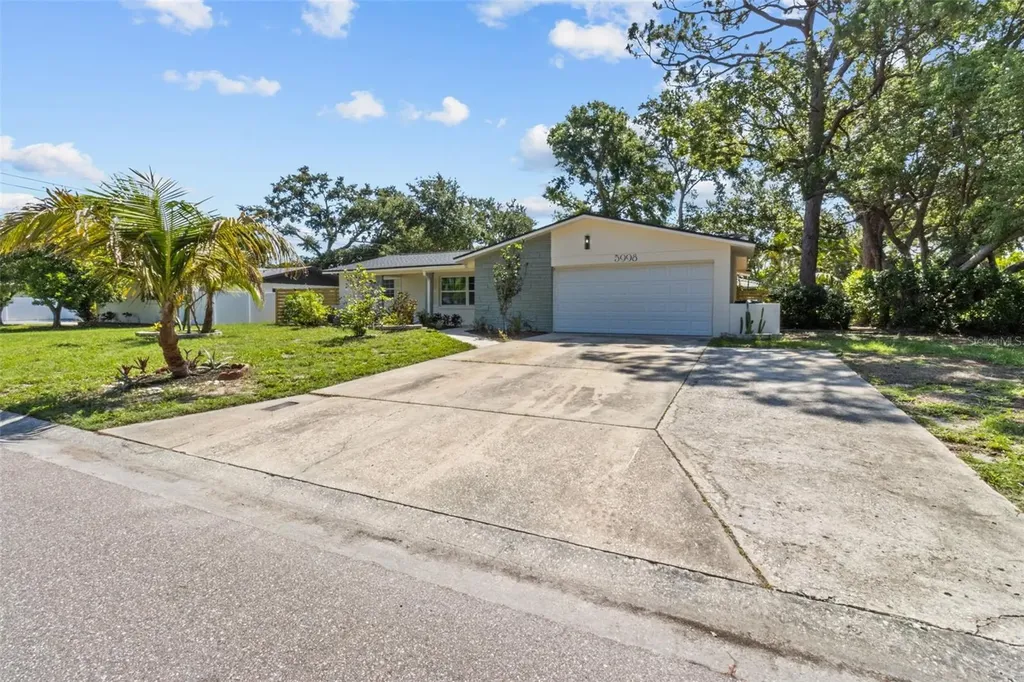 5998 8th Street S St Petersburg FL 33705