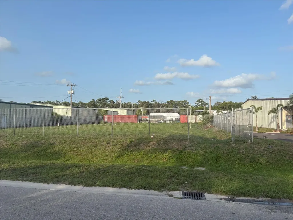 2513 NE 9th Avenue Cape Coral FL 33909
