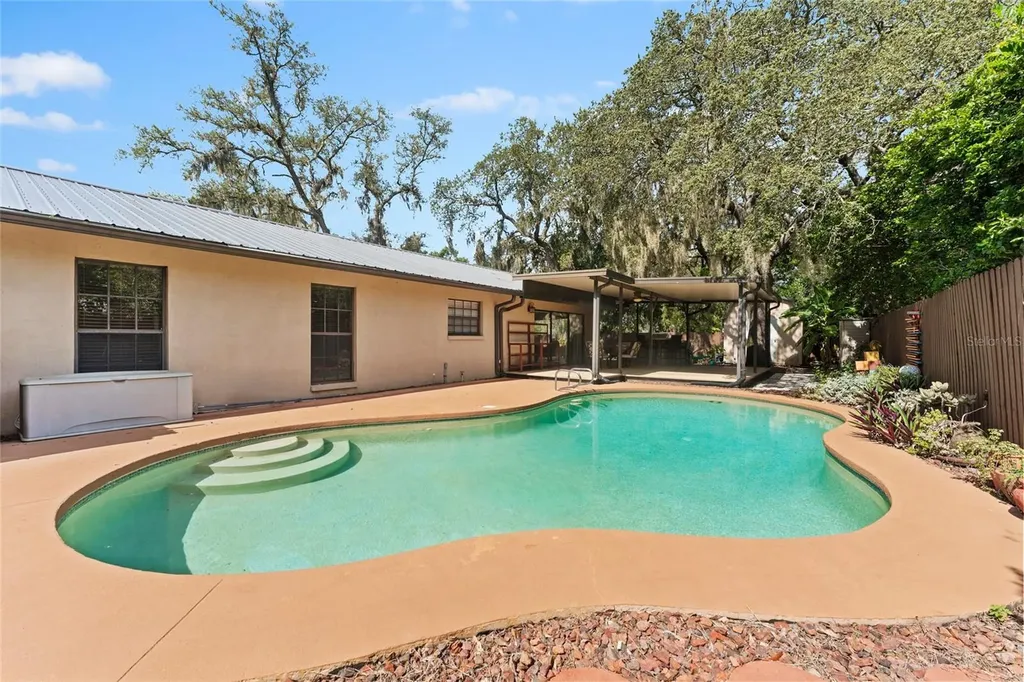 3011 Lake Ellen Drive Tampa FL 33618