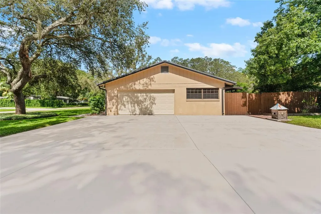 3011 Lake Ellen Drive Tampa FL 33618