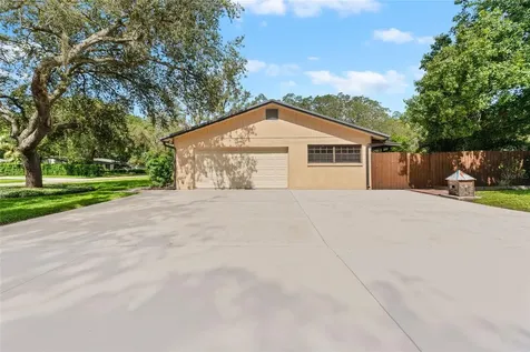 3011 Lake Ellen Drive Tampa FL 33618
