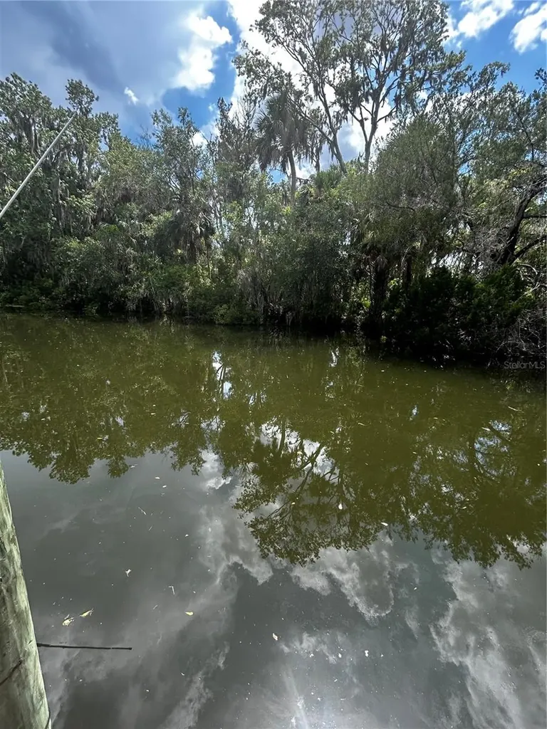 2380 N Watersedge Drive Crystal River FL 34429