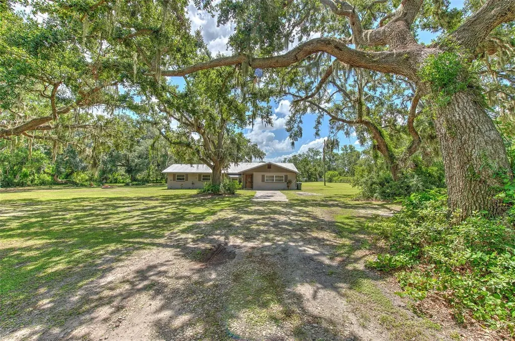 2610 Crestview Road Wimauma FL 33598