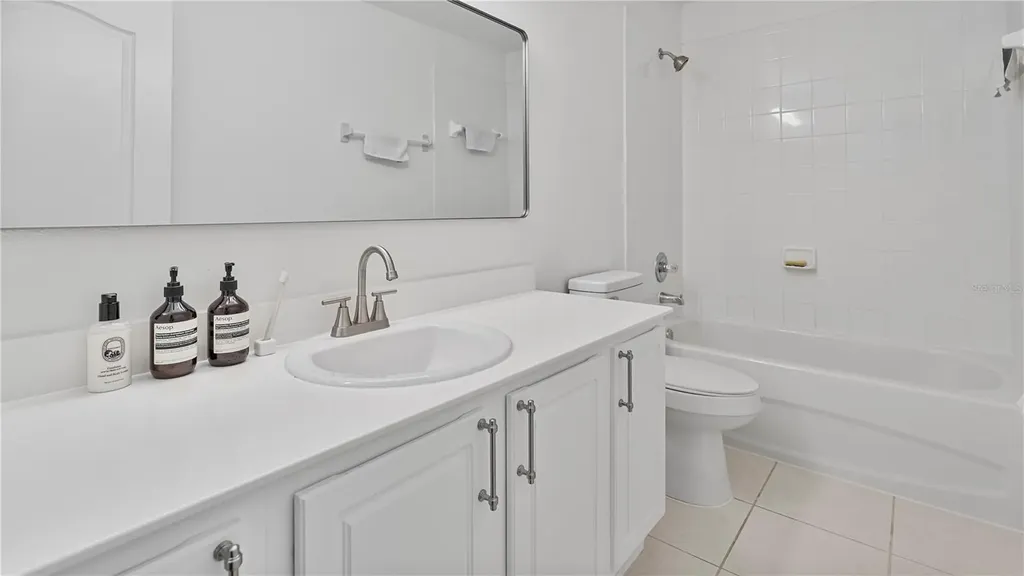 7716 Nottinghill Sky Drive Apollo Beach FL 33572