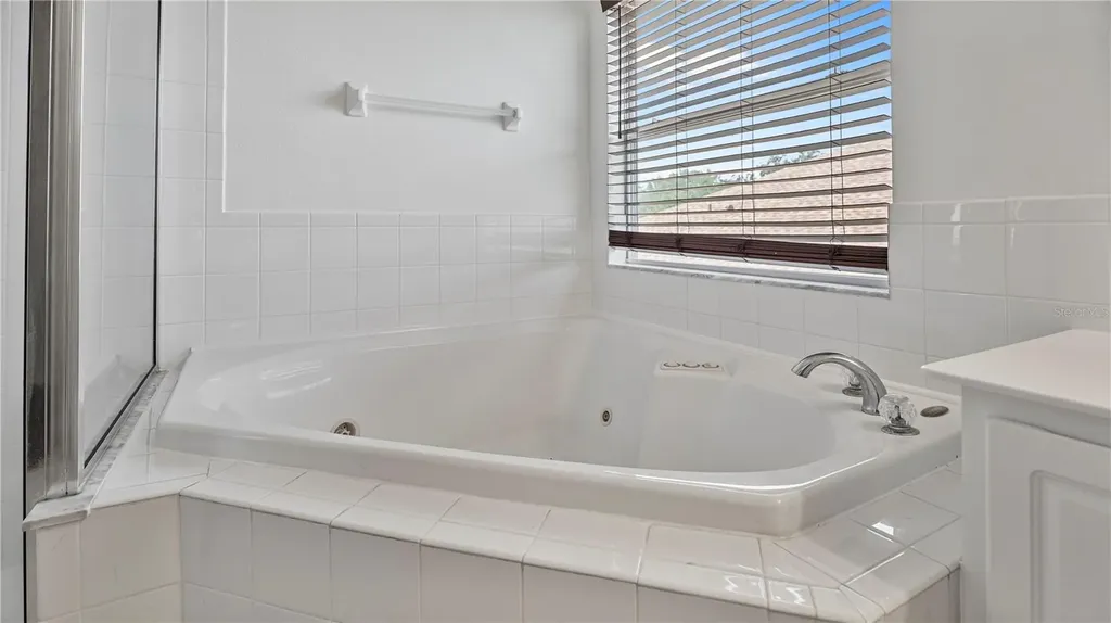 7716 Nottinghill Sky Drive Apollo Beach FL 33572