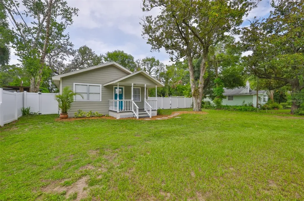 1103 E Lambright Street Tampa FL 33604
