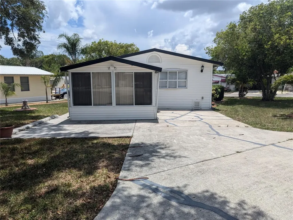 2 Woodruff Way Lake Wales FL 33898