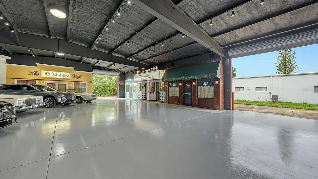 2111 Whitfield Park Drive Sarasota FL 34243