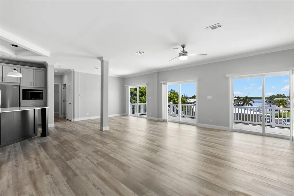 6924 Americana Drive NE St Petersburg FL 33702