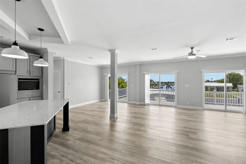 6924 Americana Drive NE St Petersburg FL 33702
