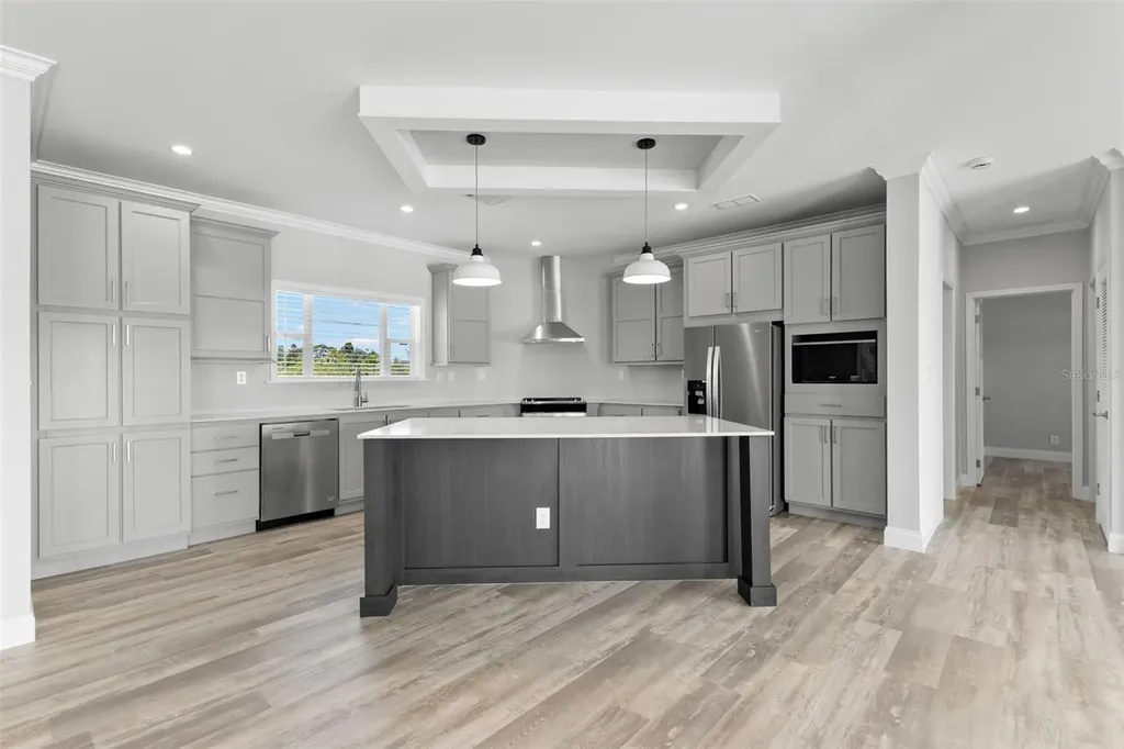 6924 Americana Drive NE St Petersburg FL 33702