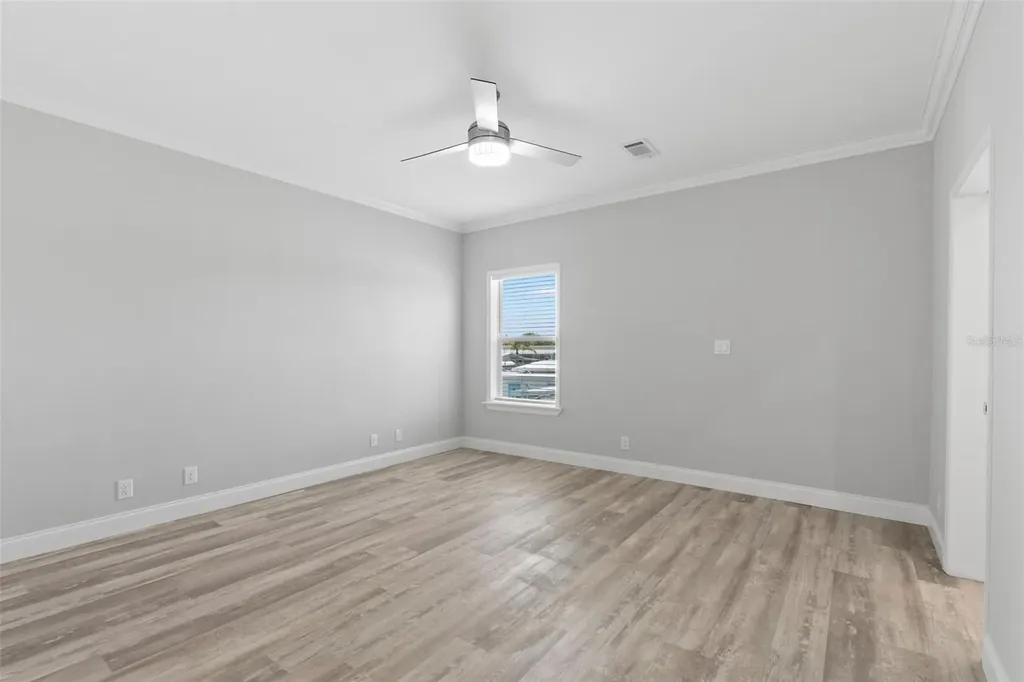 6924 Americana Drive NE St Petersburg FL 33702