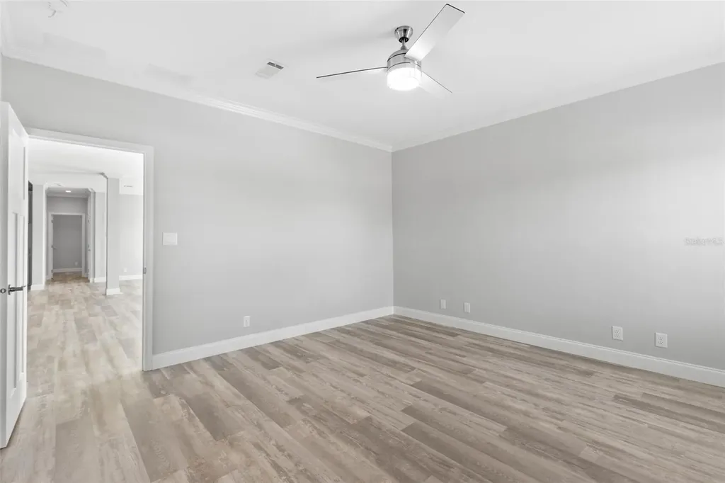 6924 Americana Drive NE St Petersburg FL 33702