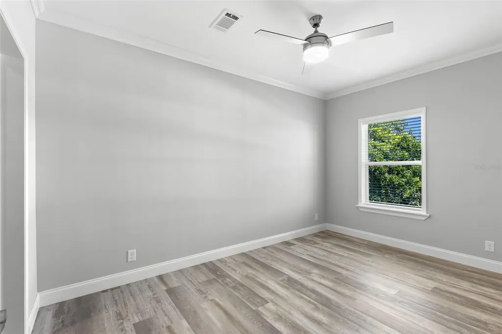 6924 Americana Drive NE St Petersburg FL 33702